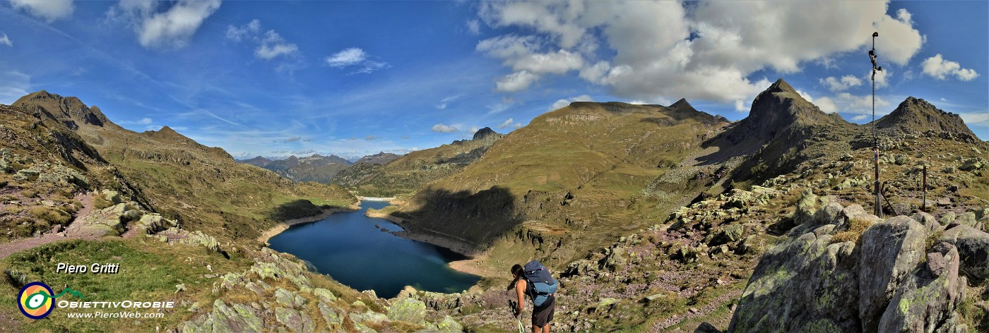 41 Vista panoramica dal Passo Laghi Gemelli (2131 m).jpg